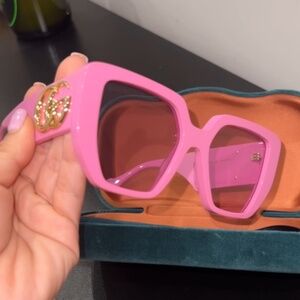 GUCCI OVERSIZED PINK SUNGLASSES